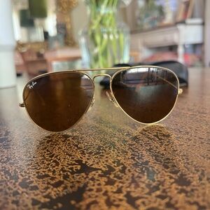 Ray-Ban Gold Aviator Sunglasses